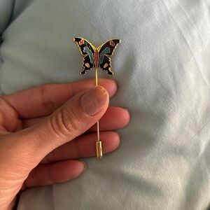 Elegant Gold Butterfly Brooch